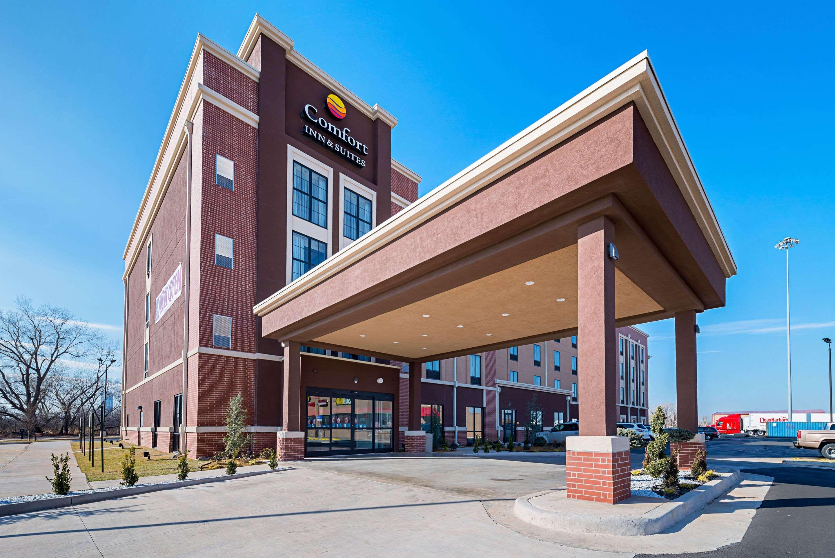 Comfort Inn & Suites Oklahoma City Near Bricktown Exterior photo